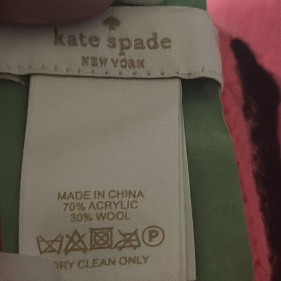 🔥RARE! Kate Spade ♠️ Scarf and Gloves Set! - Picture 10 of 11